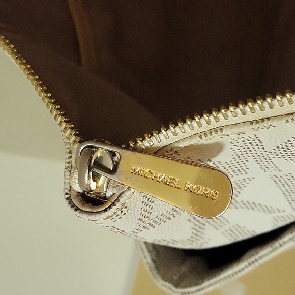 Michael Kors Jet Set Logo E/W Top Zip Tote - Picture 9 of 11